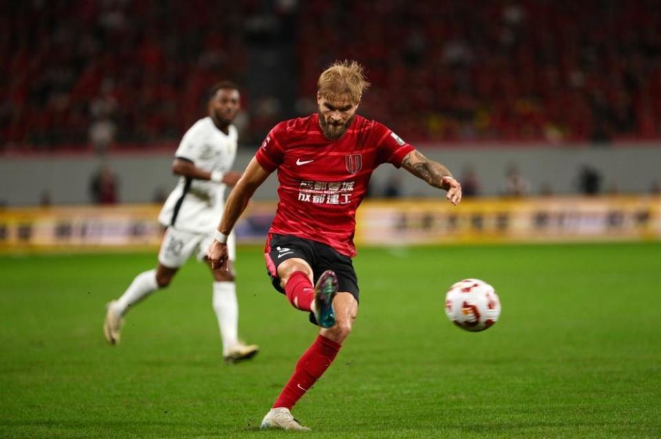 开云棋牌官方网站-曝莱切特签约深圳新鹏城！冬窗第10签，连挖蓉城双星，联手周定洋